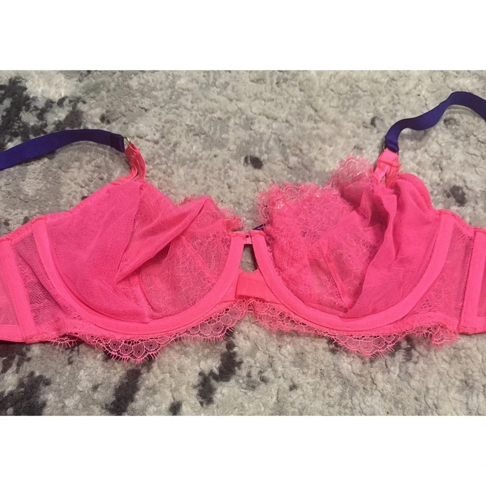 Victorias Secret Very Sexy Pink Neon Eyelash Lace Unlined Demi Bra 32DD